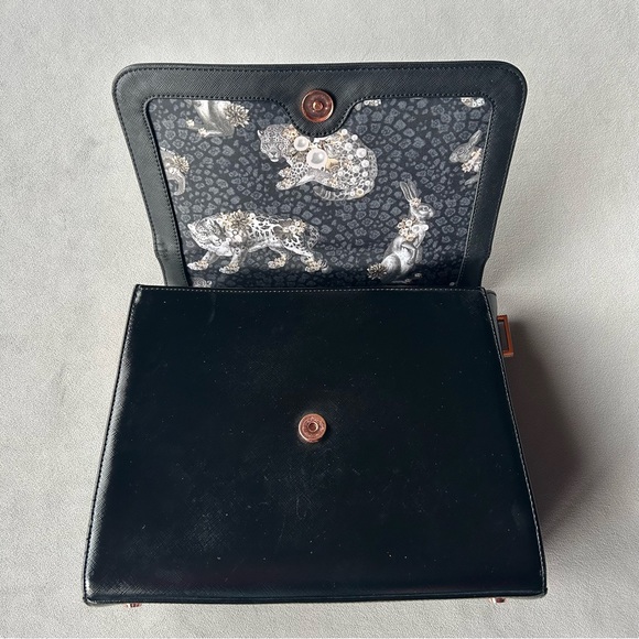 Ted Baker ~ Faux Leather Tote with Top Handle ~ Black with Rose Gold Hardware - Picture 5 of 17